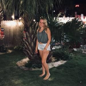 Meet your Posher, Alyssa